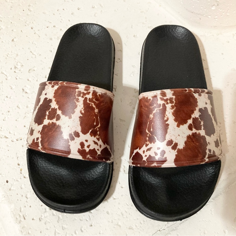 NWOT Cow Print Slide Sandals Size 8 - 9